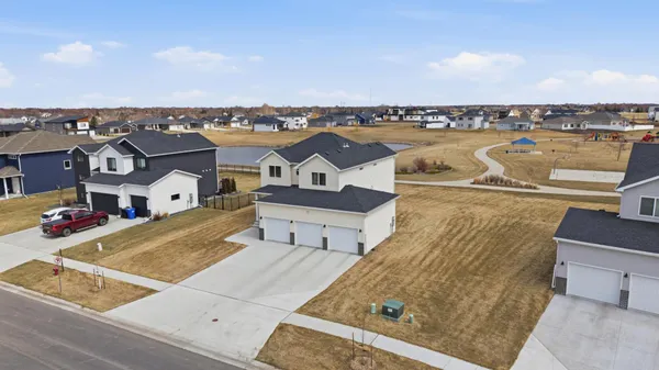 $550,000 | 4756 34th Street South, Fargo, ND 58104