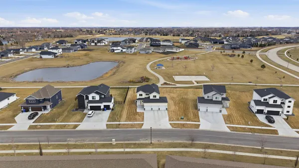 $550,000 | 4756 34th Street South, Fargo, ND 58104
