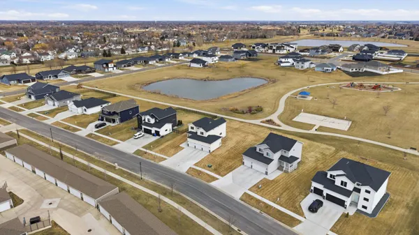 $550,000 | 4756 34th Street South, Fargo, ND 58104