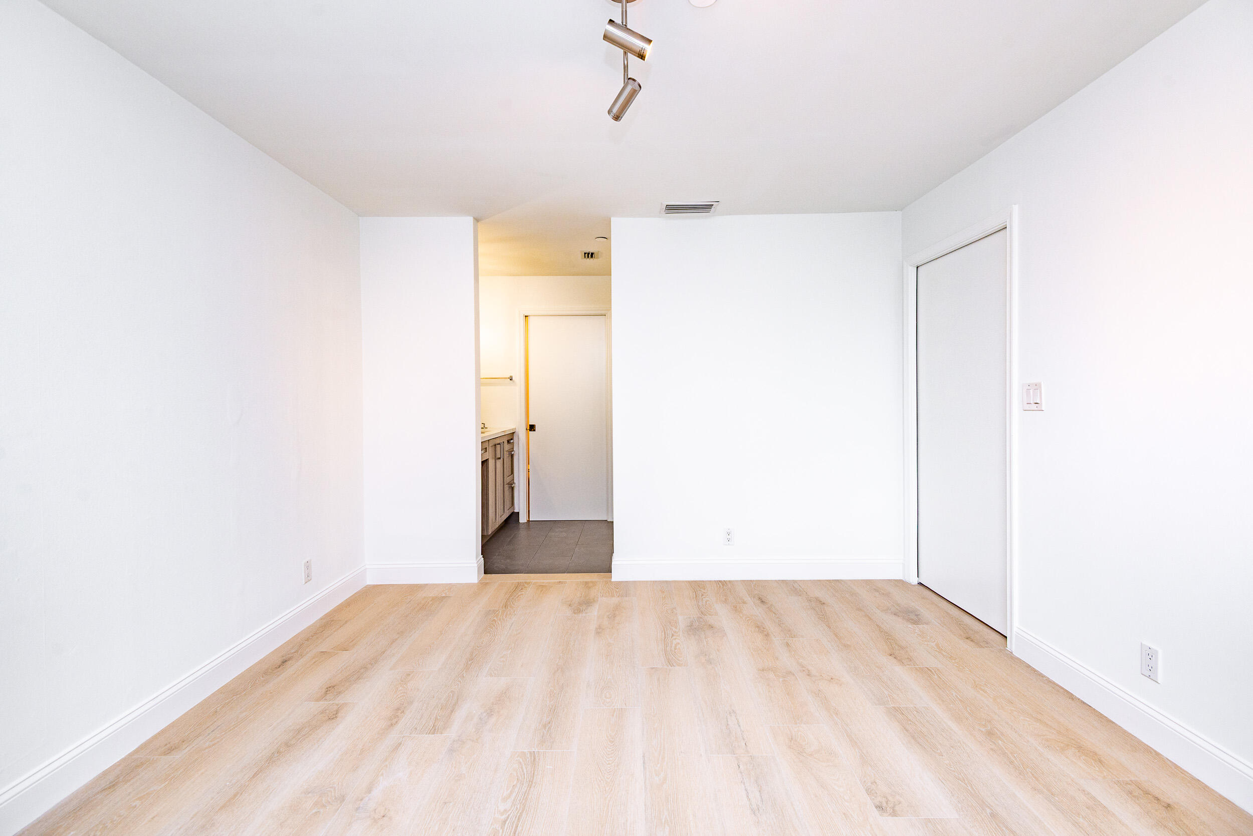 380 Northwest 67th Street, Unit J204 Boca Raton, FL 33487 - Photo 23 of 43 204-28