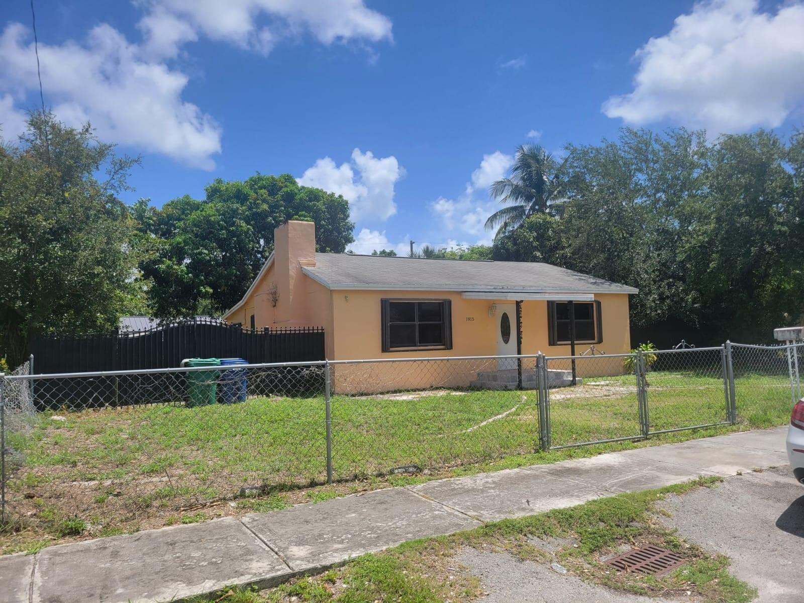 1815 Northwest 88th Terrace Miami, FL 33147 - Photo 2 of 18 Photo 2