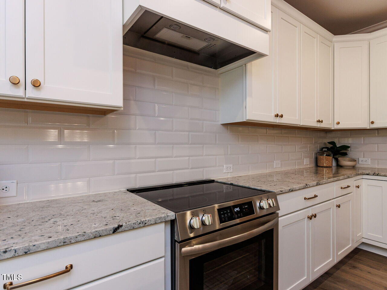6040 Scalybark Road Durham, NC 27712 - Photo 15 of 37 014-1280x960-kitchen