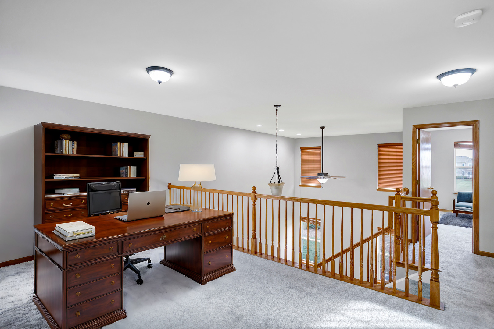 902 Oak Ridge Boulevard Elgin, IL 60120 - Photo 24 of 35 a room with furniture