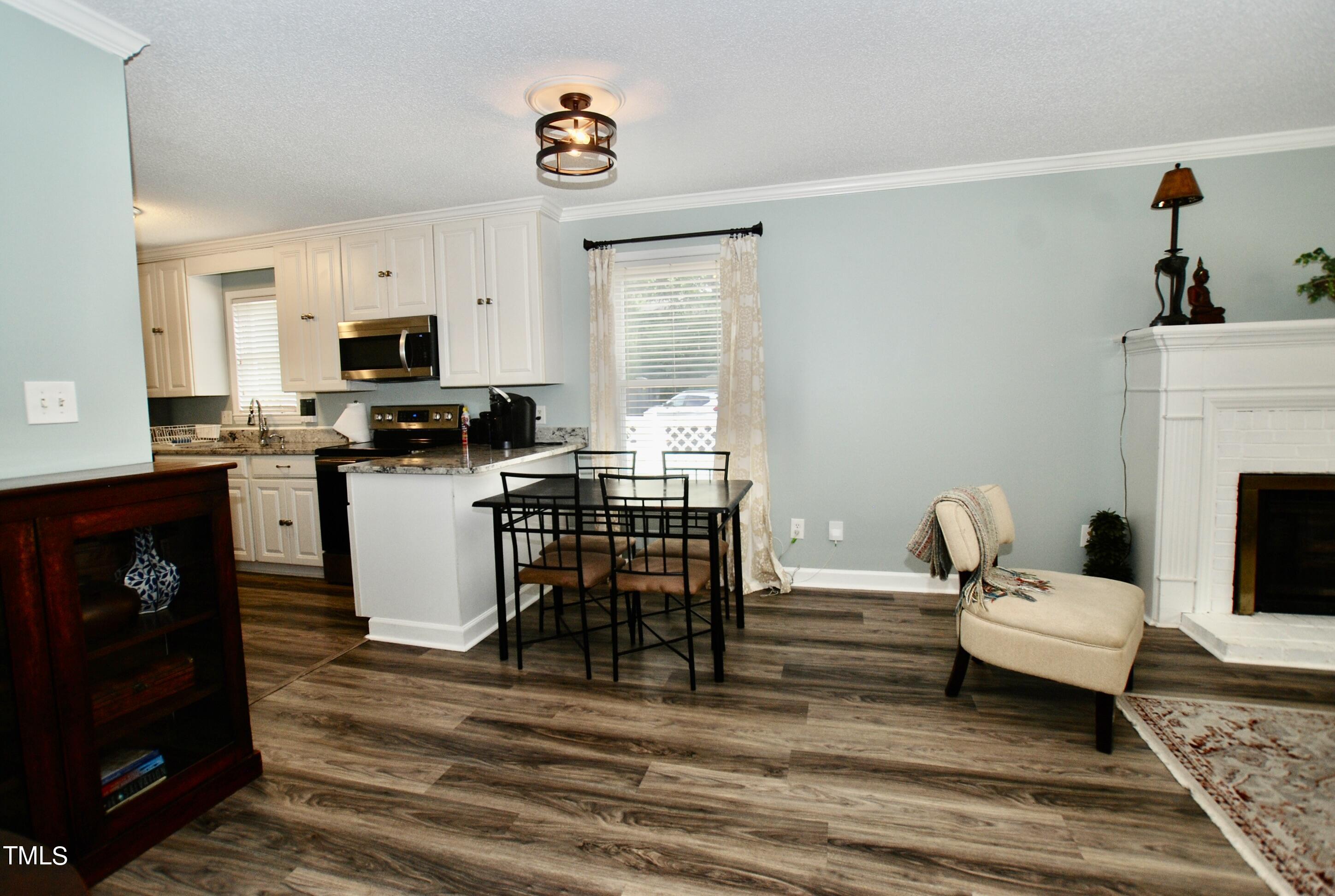 2306 Stafford Avenue, Unit D Raleigh, NC 27607 - Photo 5 of 32 DSC_4704