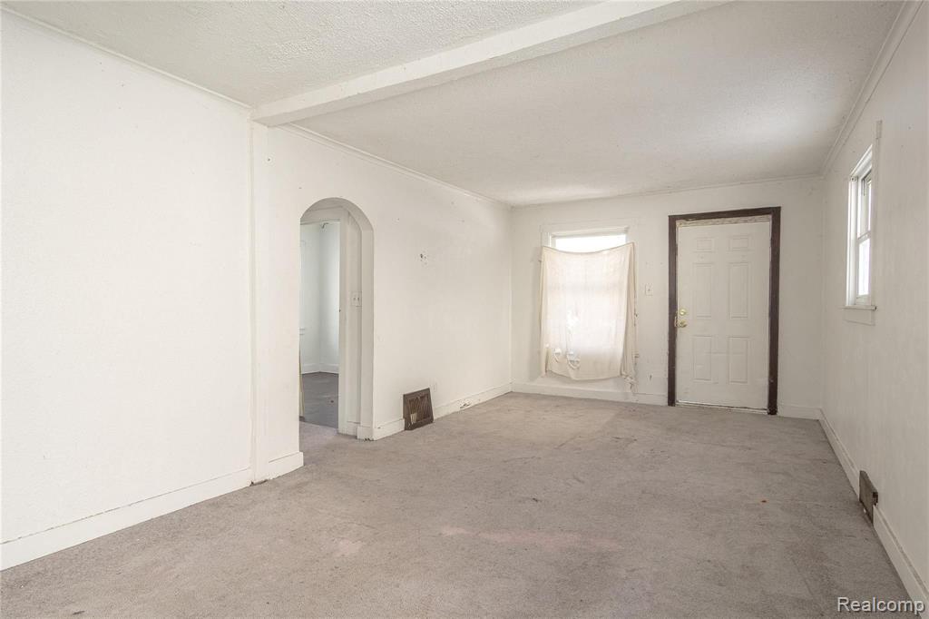 6050 Evergreen Road Detroit, MI 48228 - Photo 4 of 24