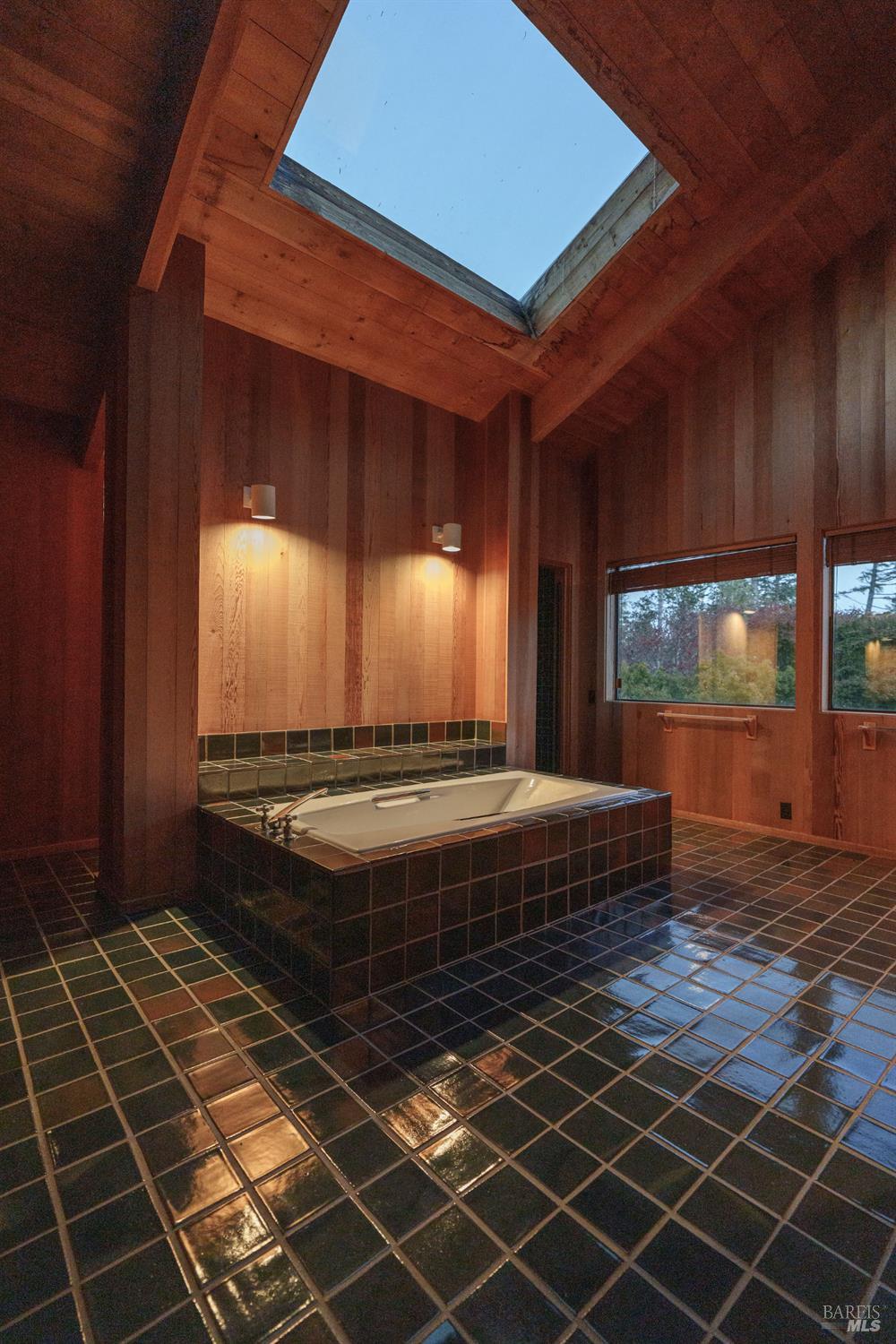 36029 Timber Ridge Road The Sea Ranch, CA 95497 - Photo 49 of 59 Master bath soaking tub.