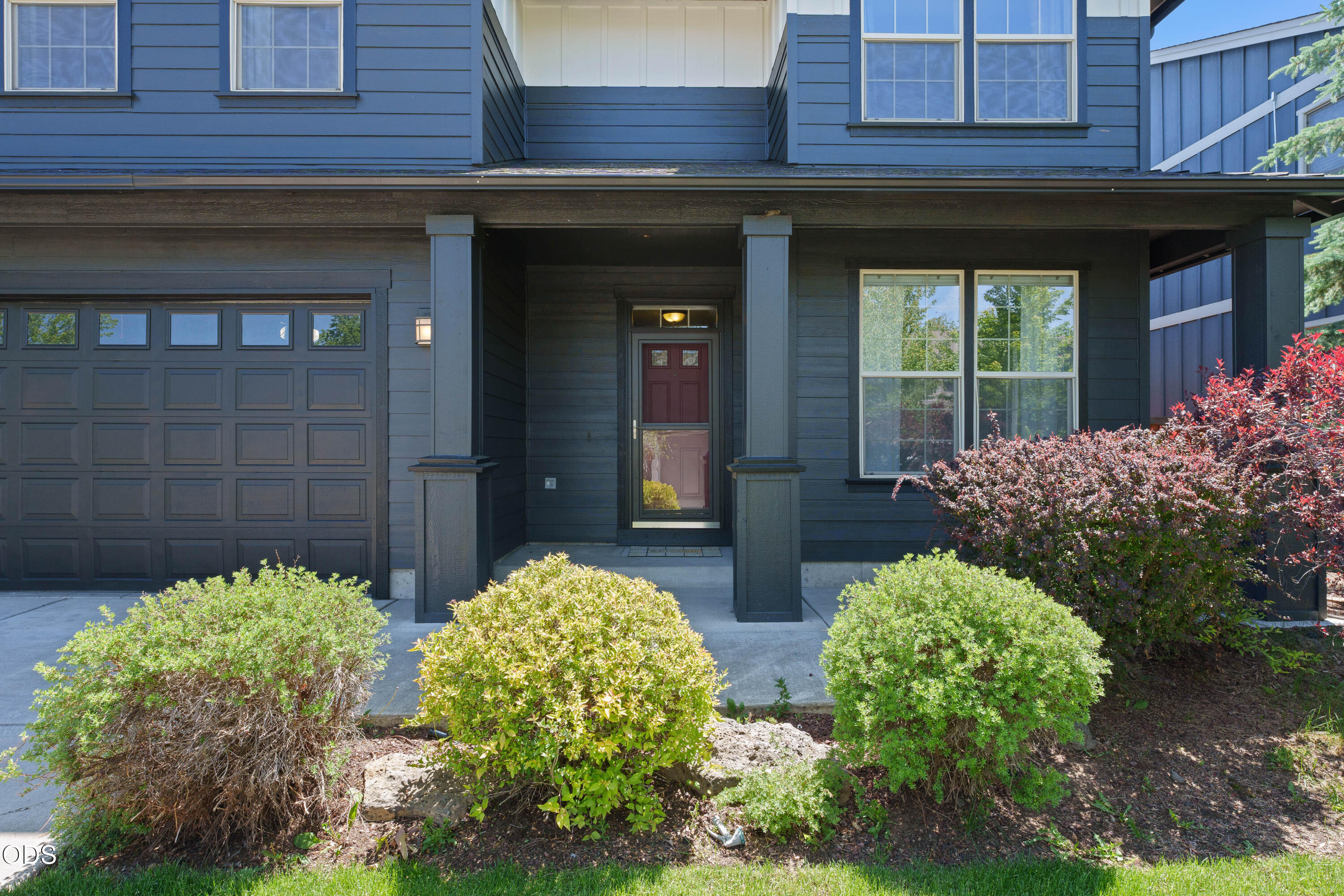 21177 Ritz Place Bend, OR 97702 - Photo 2 of 34