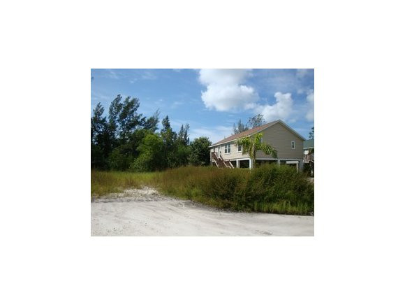 137 Ocho Rios Naples, FL 34114 - Photo 2 of 3 Photo 2