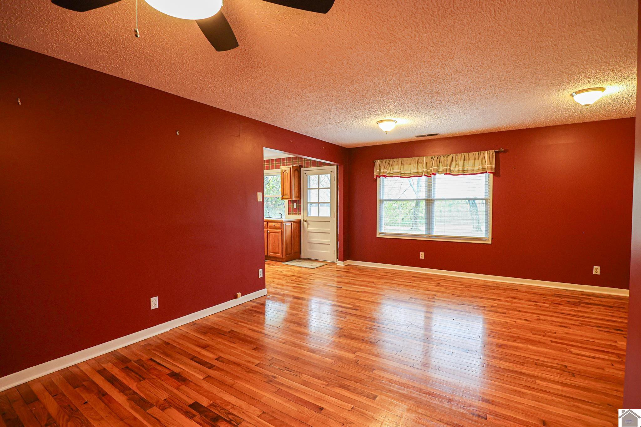 234 Country Club Road La Center, KY 42056 - Photo 15 of 30 Family Room