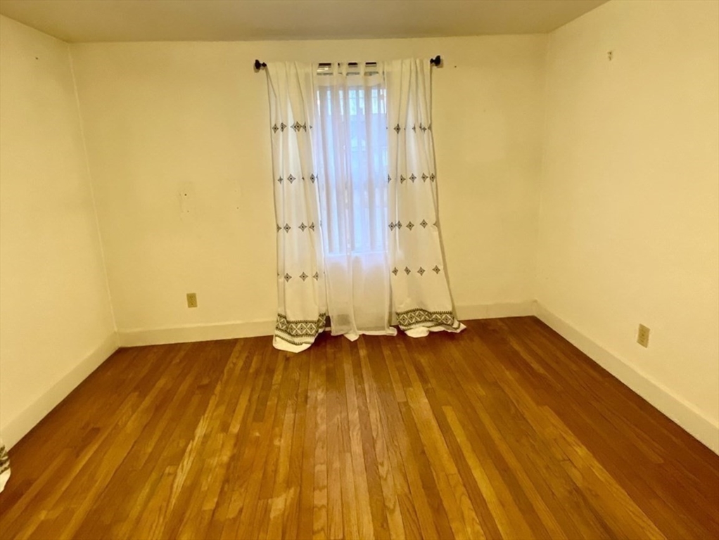 152 Carroll Street Springfield, MA 01108 - Photo 14 of 28