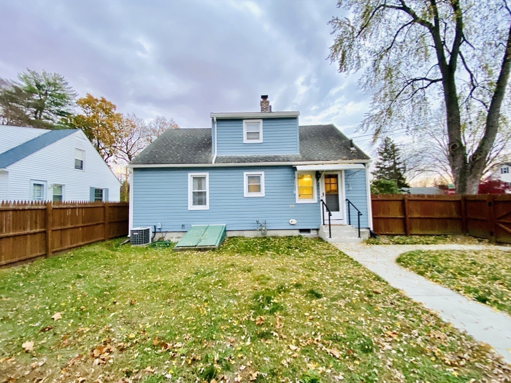 152 Carroll Street Springfield, MA 01108 - Photo 23 of 28