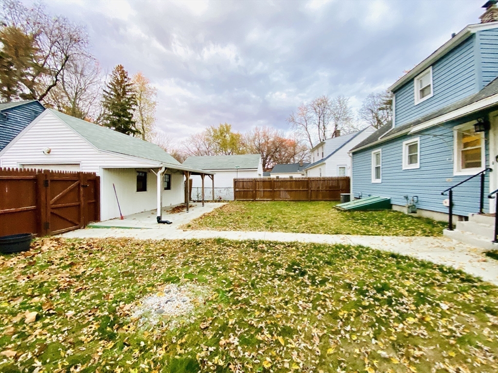 152 Carroll Street Springfield, MA 01108 - Photo 24 of 28