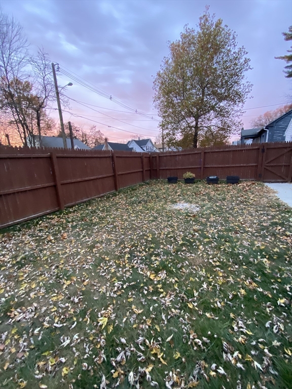 152 Carroll Street Springfield, MA 01108 - Photo 26 of 28