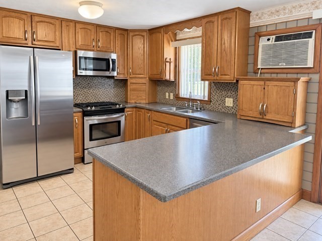 709 North Branch Parkway Springfield, MA 01119 - Photo 3 of 10 Gallery Image 3
