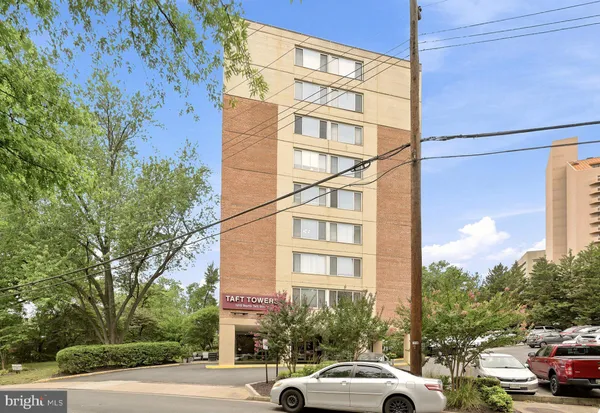 $340,000 | 1210 North Taft Street, Unit 811, Arlington, VA 22201
