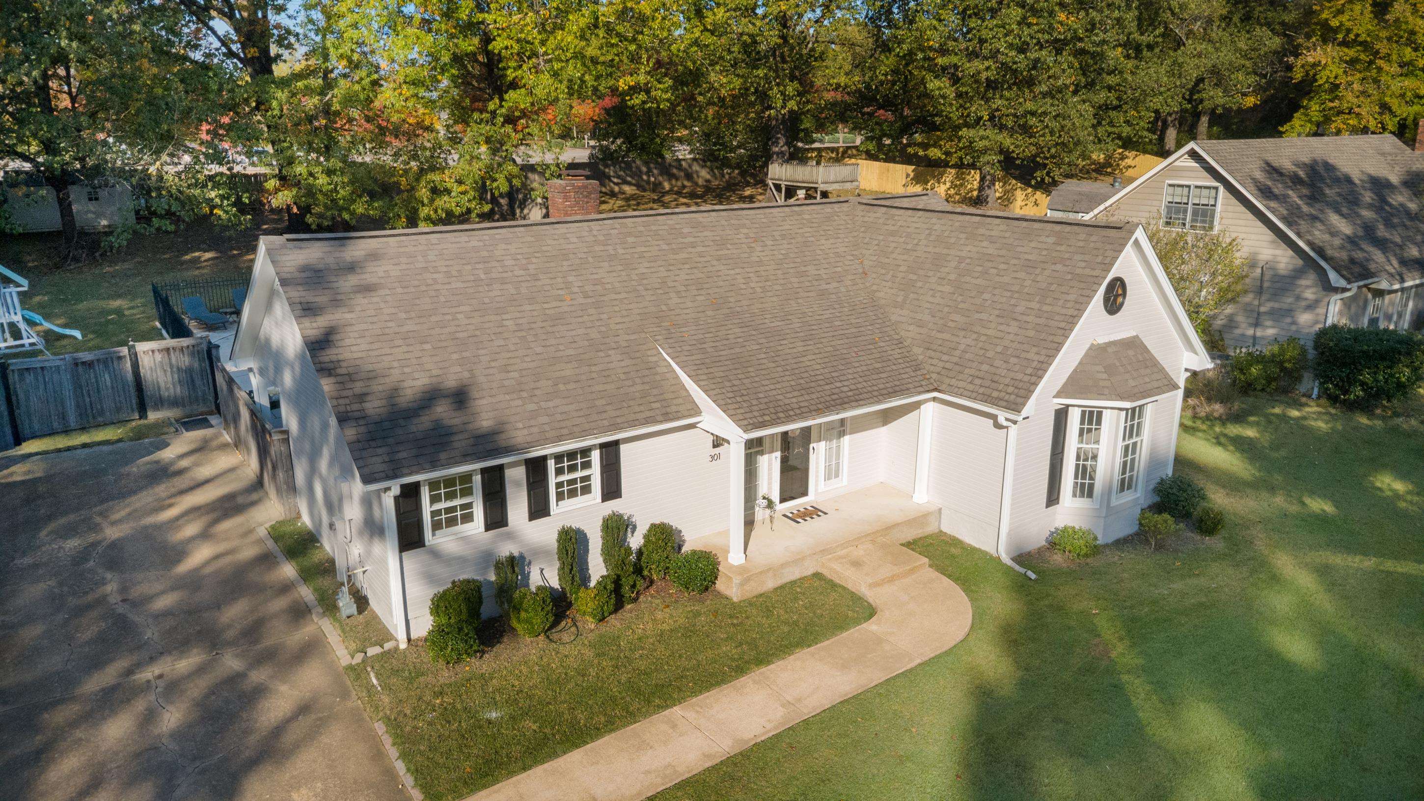 301 Dove Valley Road Collierville, TN 38017 - Photo 28 of 32 a house with river in front of it