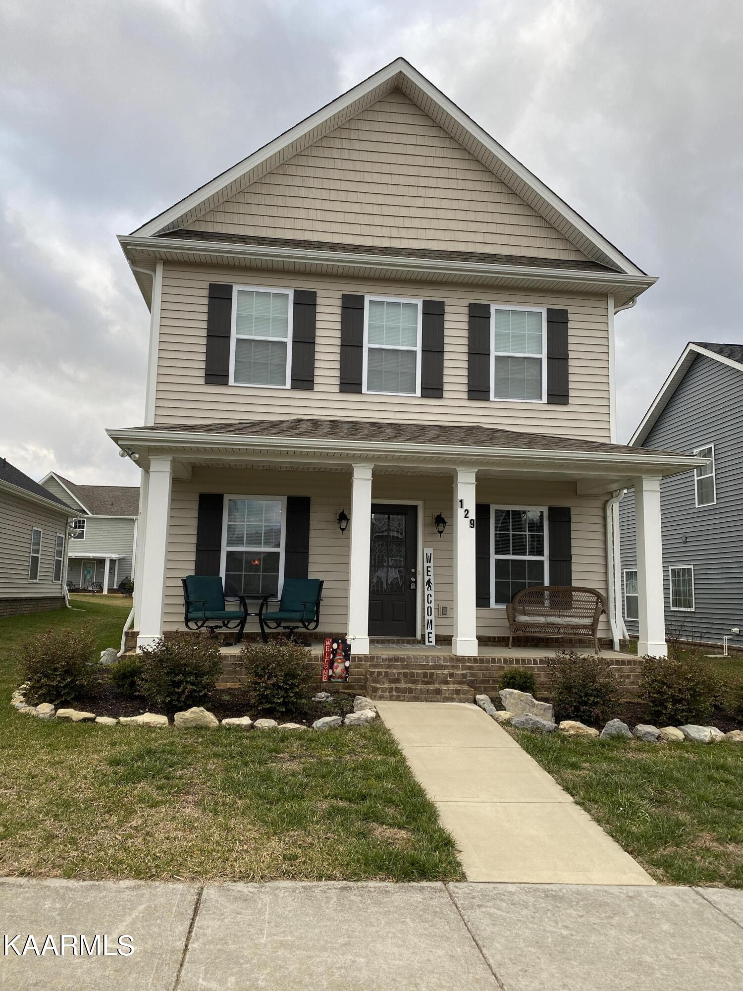 129 Hackberry Street Oak Ridge, TN 37830 - Photo 2 of 19