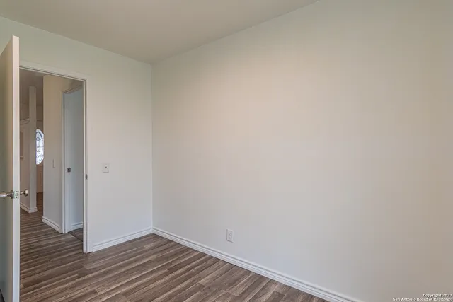 $1,295 | 6142 Lawn Valley Drive, San Antonio, TX 78242