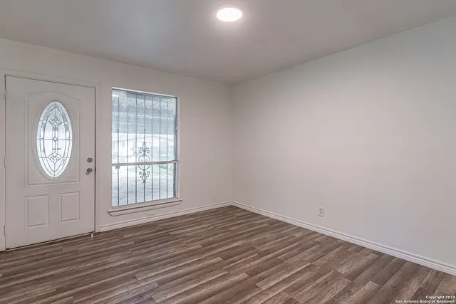 $1,295 | 6142 Lawn Valley Drive, San Antonio, TX 78242