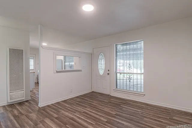 $1,295 | 6142 Lawn Valley Drive, San Antonio, TX 78242