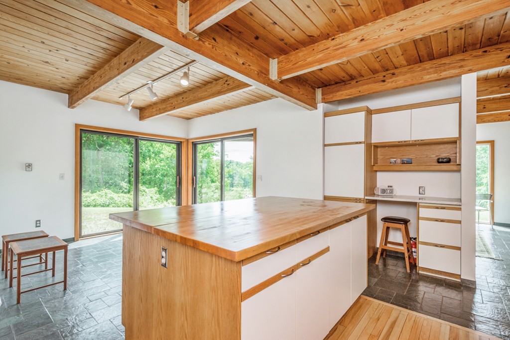 346 Boston Road Groton, MA 01450 - Photo 4 of 30