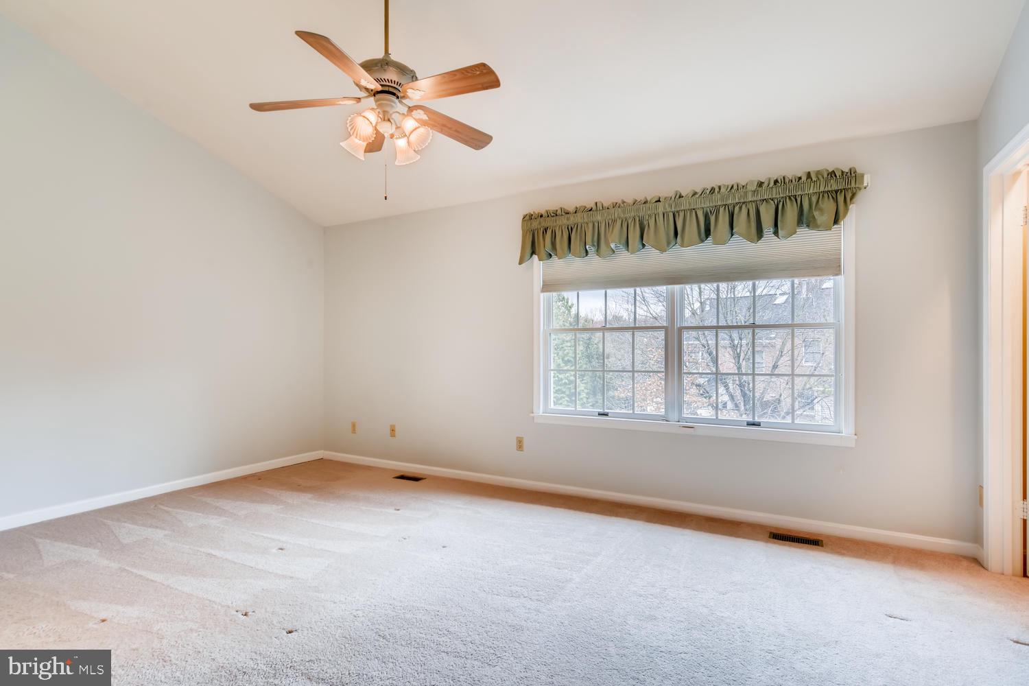 512 Kinsale Road Lutherville-Timonium, MD 21093 - Photo 14 of 37 Master bedroom