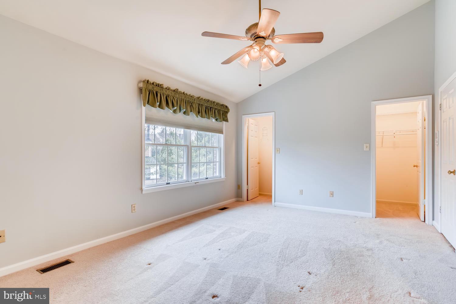 512 Kinsale Road Lutherville-Timonium, MD 21093 - Photo 15 of 37 Master bedroom