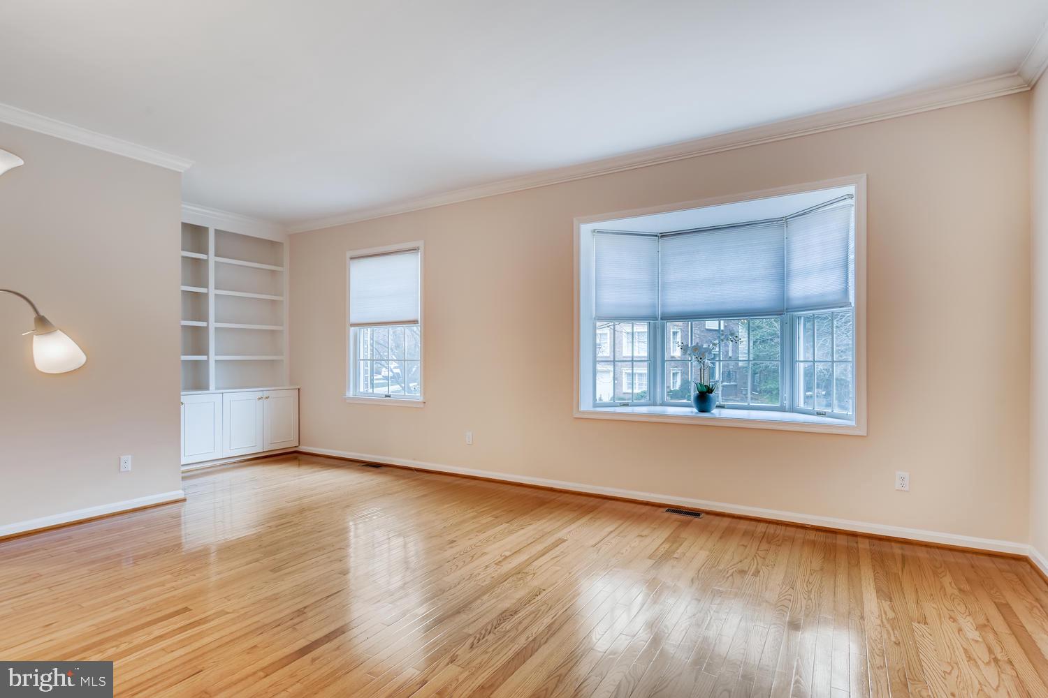 512 Kinsale Road Lutherville-Timonium, MD 21093 - Photo 3 of 37 Living room with built-ins and bay window