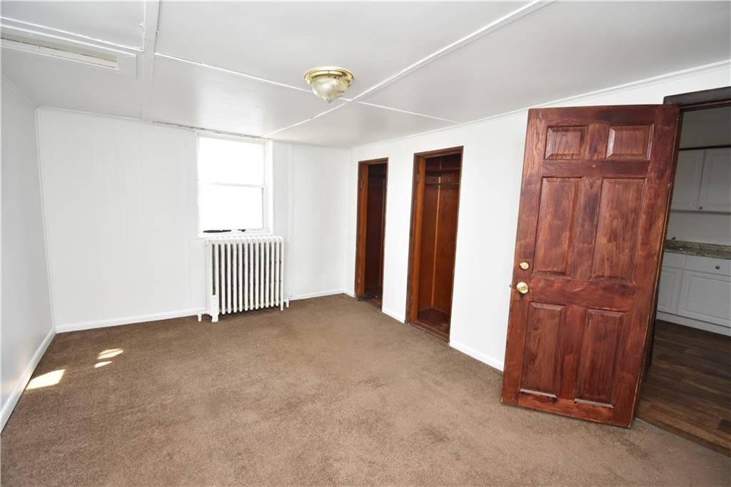 924 Island Avenue McKees Rocks, PA 15136 - Photo 12 of 29 an empty room with windows