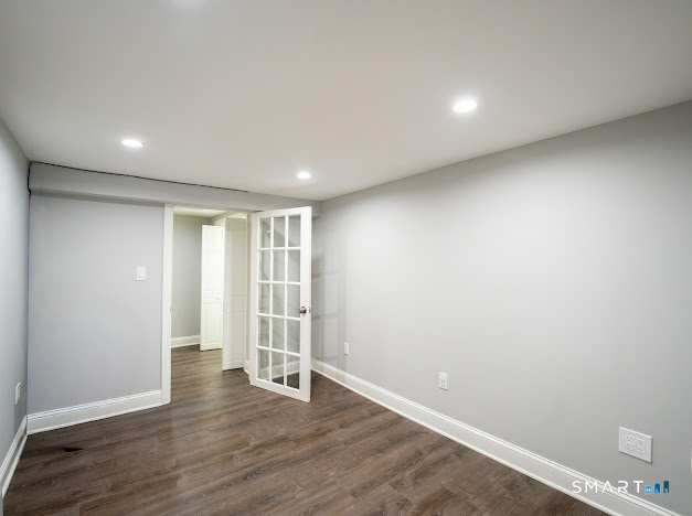 15 Ridgebrook Drive Bridgeport, CT 06606 - Photo 17 of 25