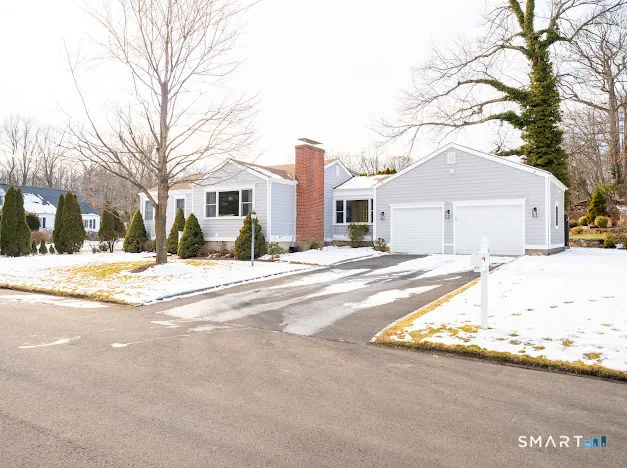 $3,800 | 15 Ridgebrook Drive, Bridgeport, CT 06606