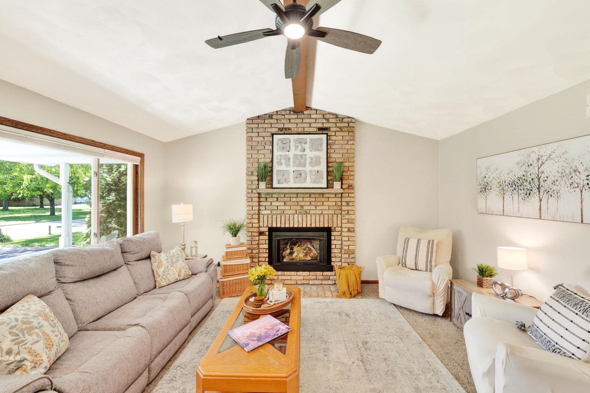 1572 Boulder Way Sun Prairie, WI 53590 - Photo 3 of 50