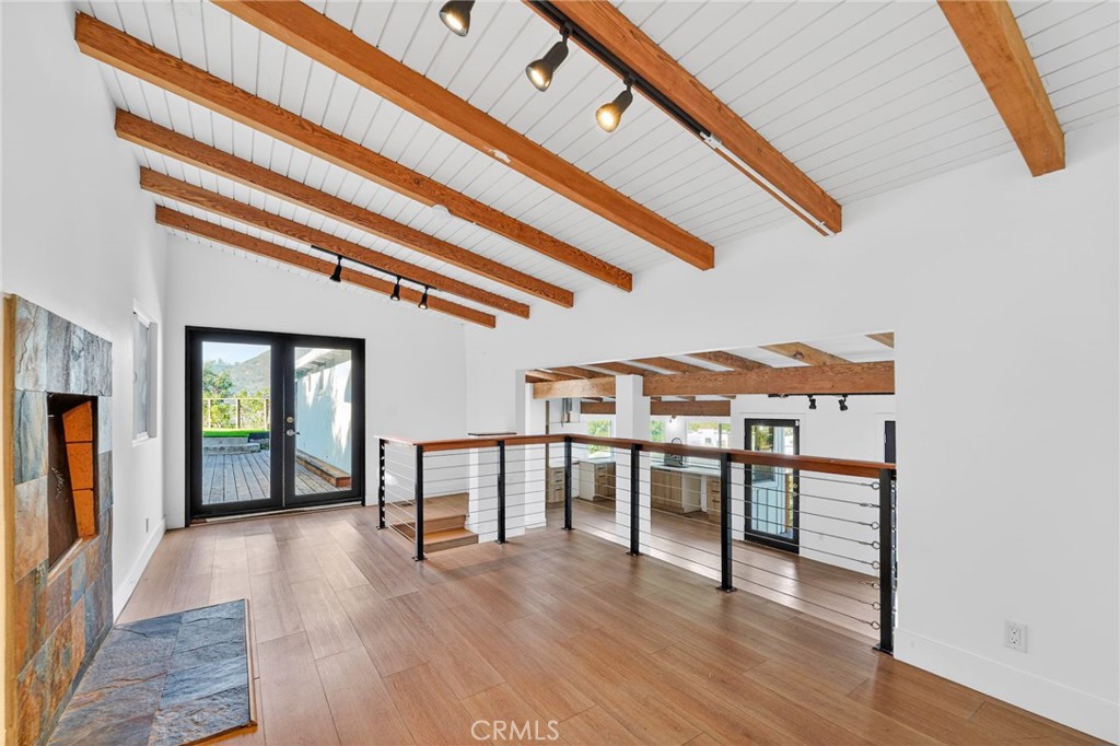 6324 Grape Place Los Angeles, CA 90068 - Photo 5 of 40