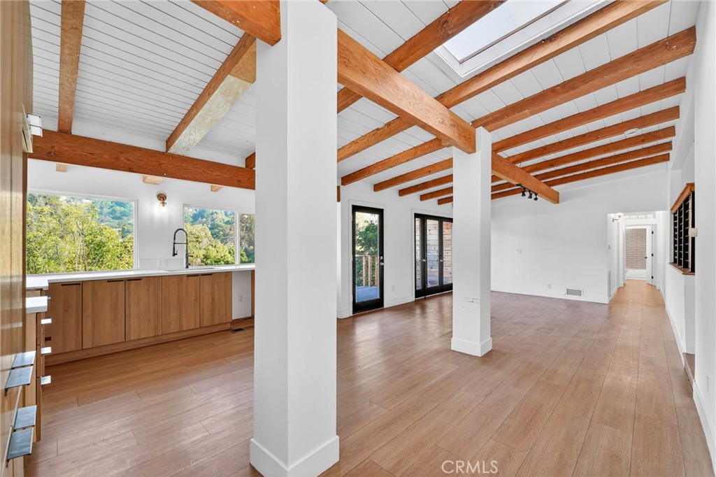 6324 Grape Place Los Angeles, CA 90068 - Photo 9 of 40