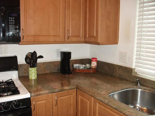 $4,250 | 49181 Eisenhower Drive, Indio, CA 92201