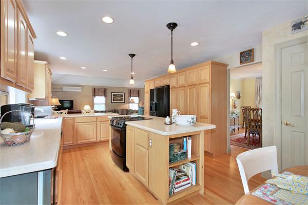 4 Sidney Road Sturbridge, MA 01566 - Photo 6 of 30