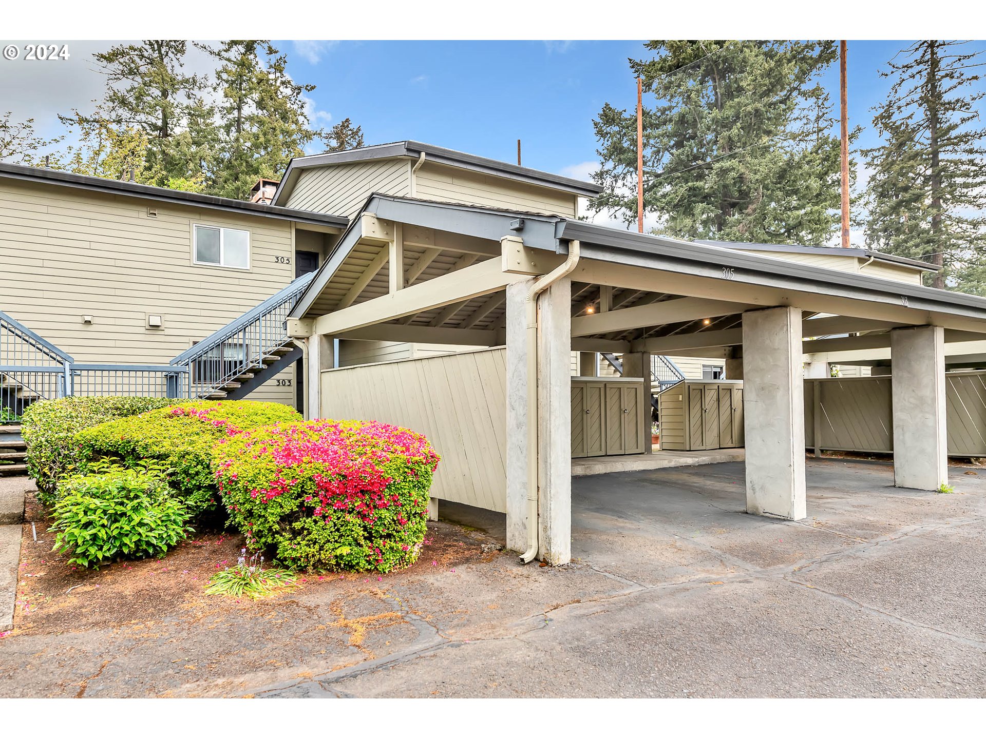 305 Country Club Road Eugene, OR 97401 - Photo 1 of 44 Gallery Image 1