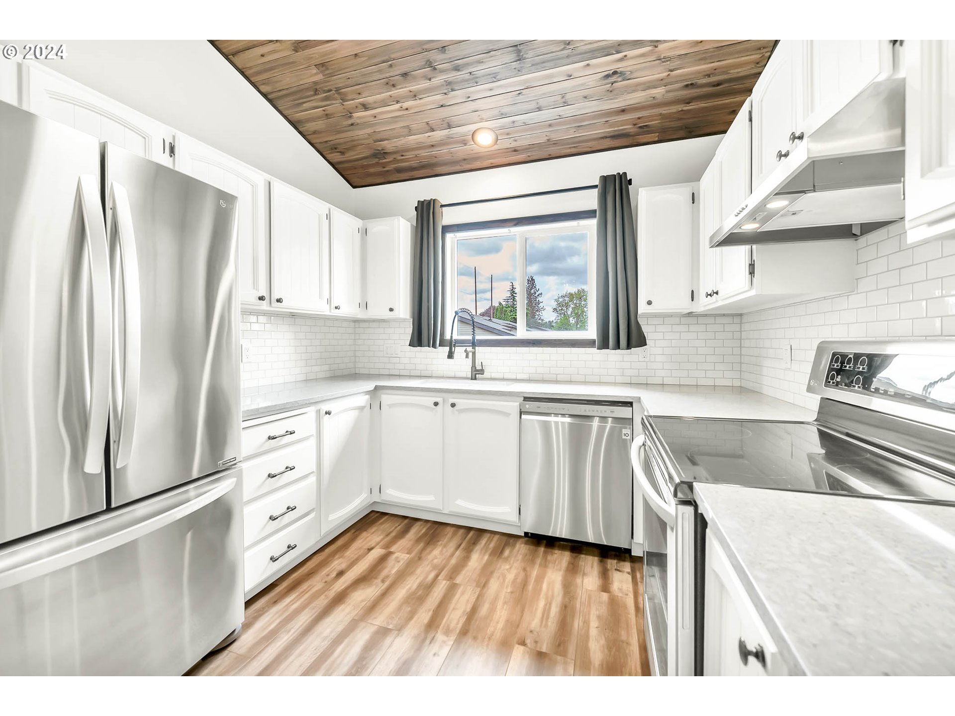 305 Country Club Road Eugene, OR 97401 - Photo 11 of 44 Gallery Image 11