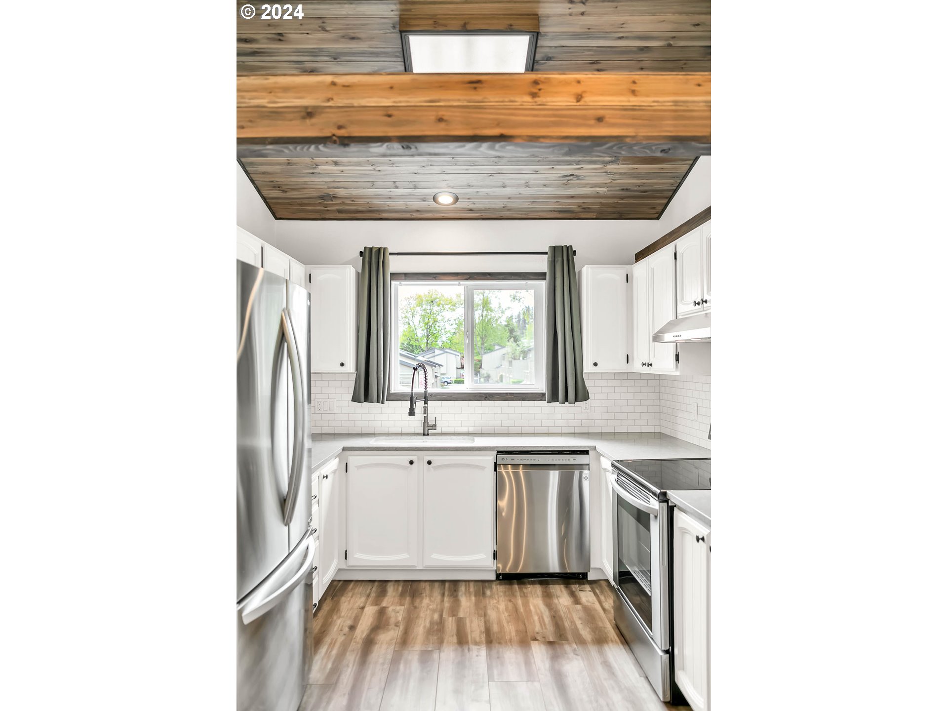305 Country Club Road Eugene, OR 97401 - Photo 13 of 44 Gallery Image 13