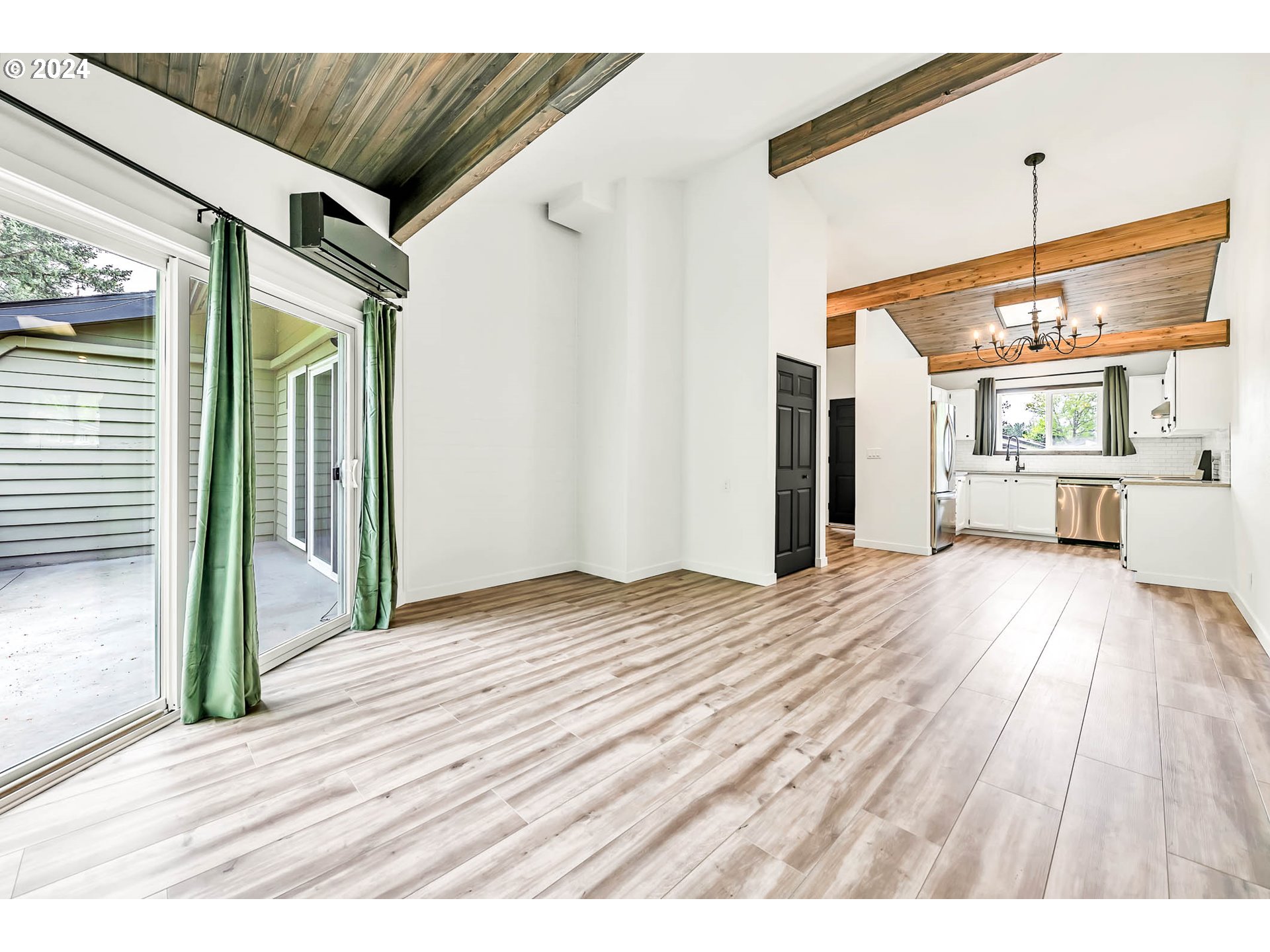 305 Country Club Road Eugene, OR 97401 - Photo 5 of 44 Gallery Image 5