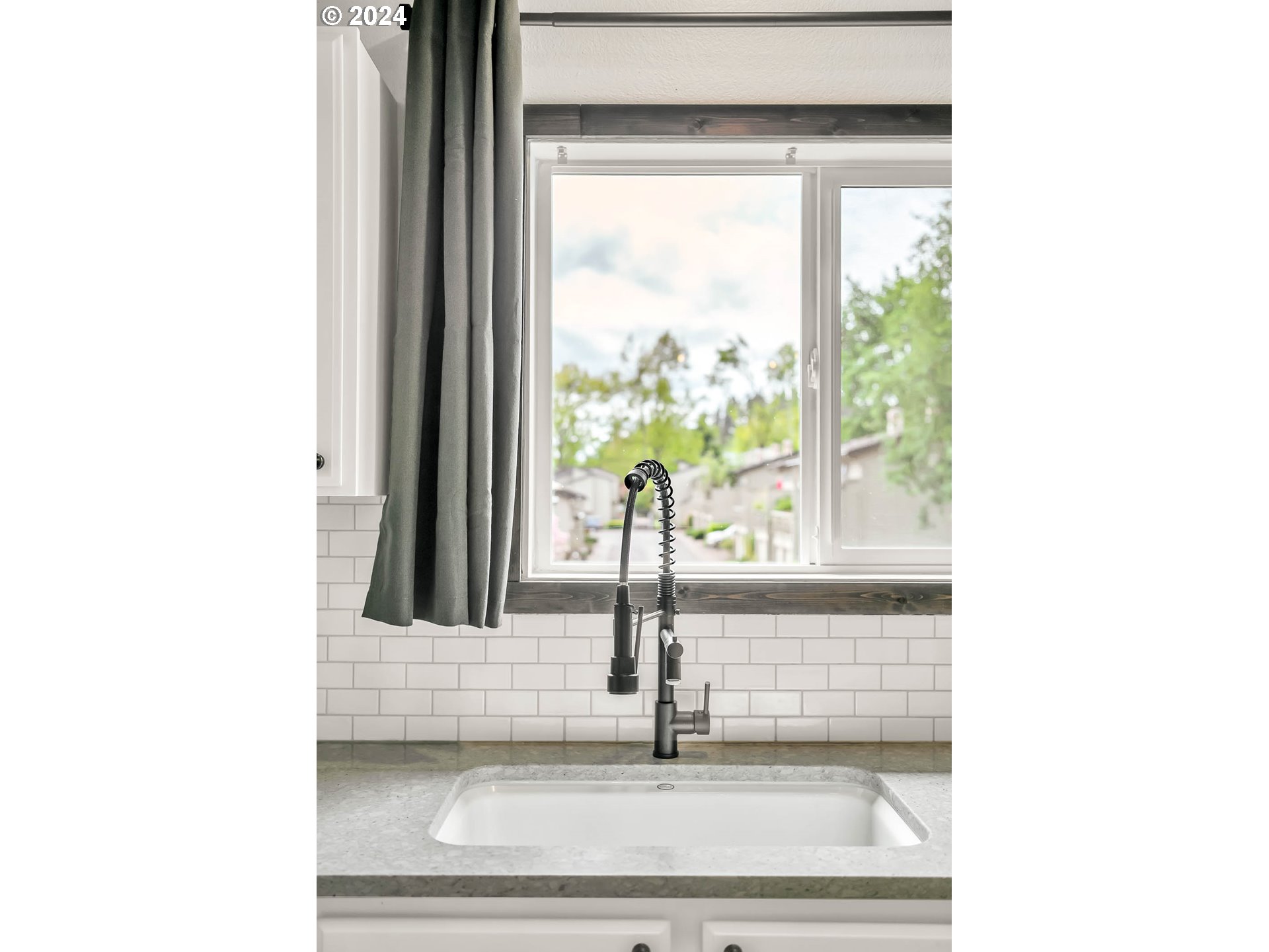 305 Country Club Road Eugene, OR 97401 - Photo 10 of 44 Gallery Image 10
