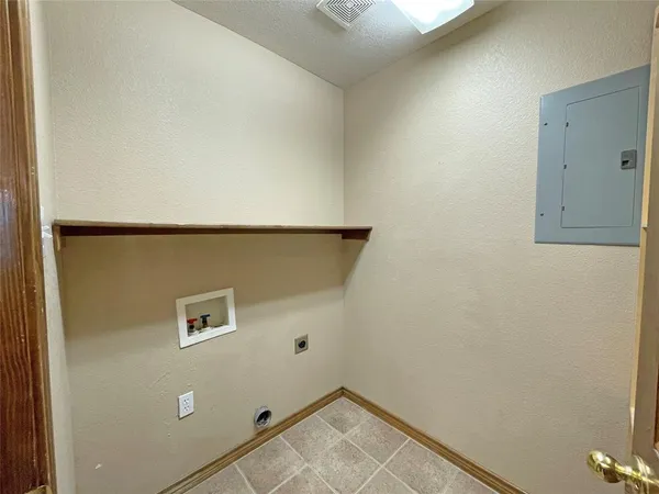 $1,450 | 3120 Conveyor Drive, Joshua, TX 76058