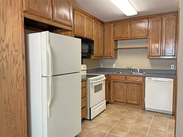 $1,450 | 3120 Conveyor Drive, Joshua, TX 76058