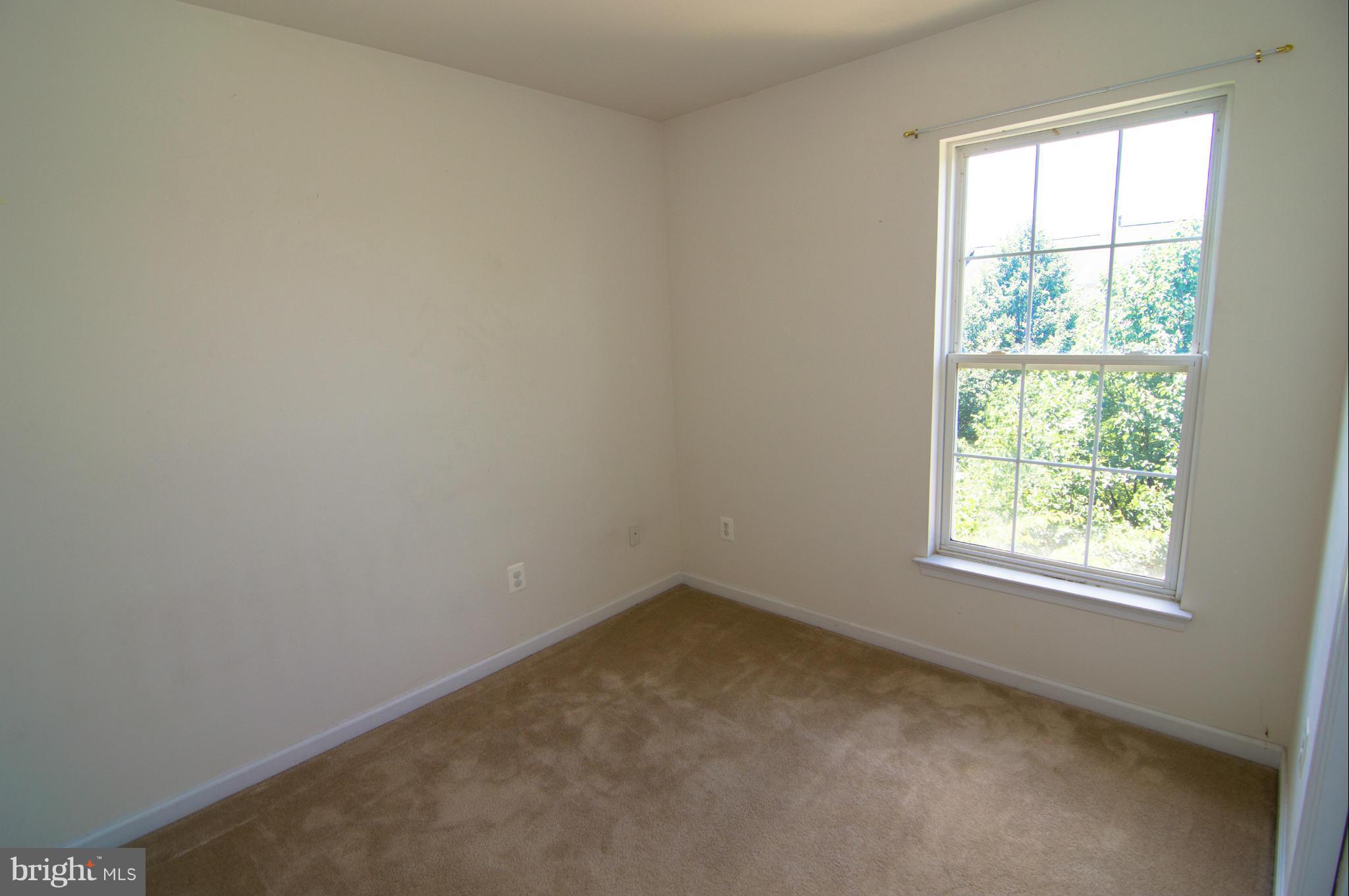 43004 Center Street Chantilly, VA 20152 - Photo 22 of 30 Upper Level Bedroom #2
