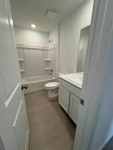 $1,649 | 909 Lago Laceno Lane, Huffman, TX 77336