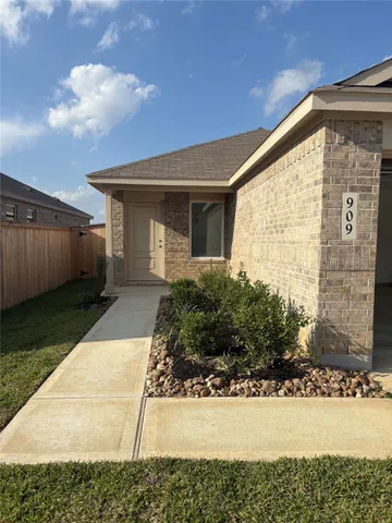 $1,649 | 909 Lago Laceno Lane, Huffman, TX 77336