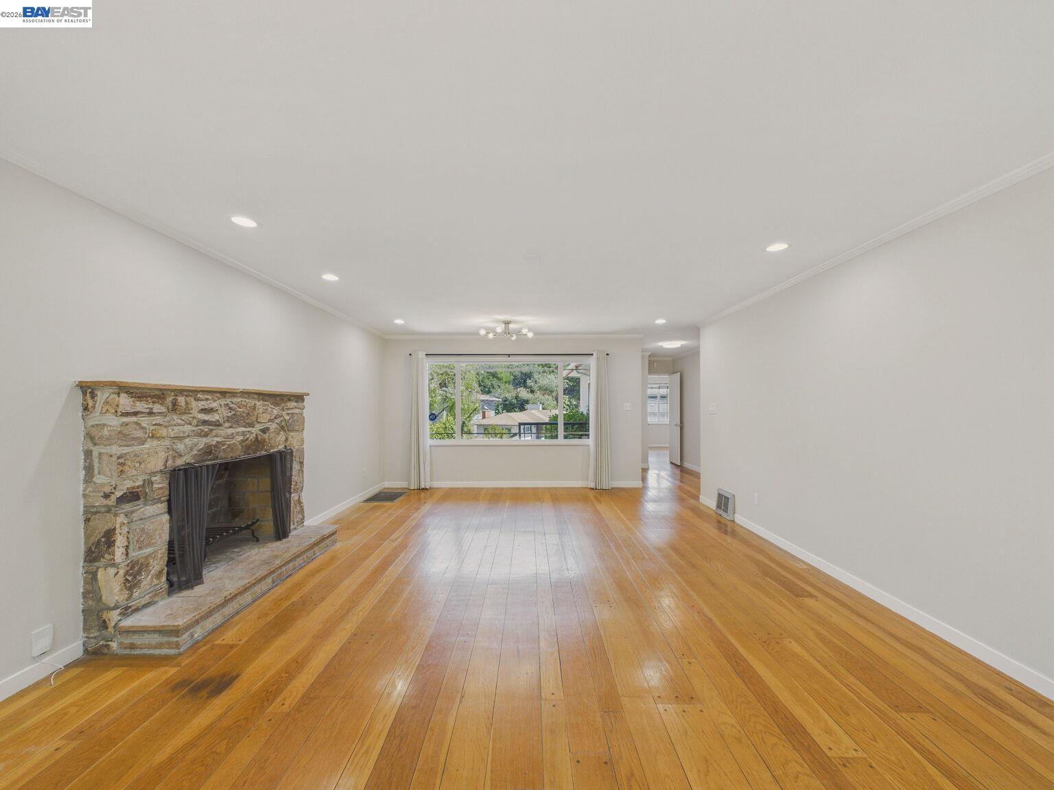 4015 Rusting Avenue Oakland, CA 94605 - Photo 16 of 88 Gallery Image 16
