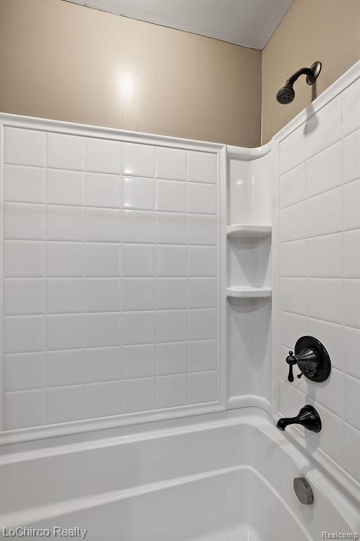 1232 Avon Manor Road Rochester Hills, MI 48307 - Photo 19 of 45