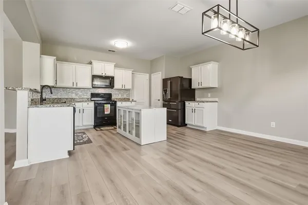 $2,125 | 5015 Royal Springs Drive, Forney, TX 75126