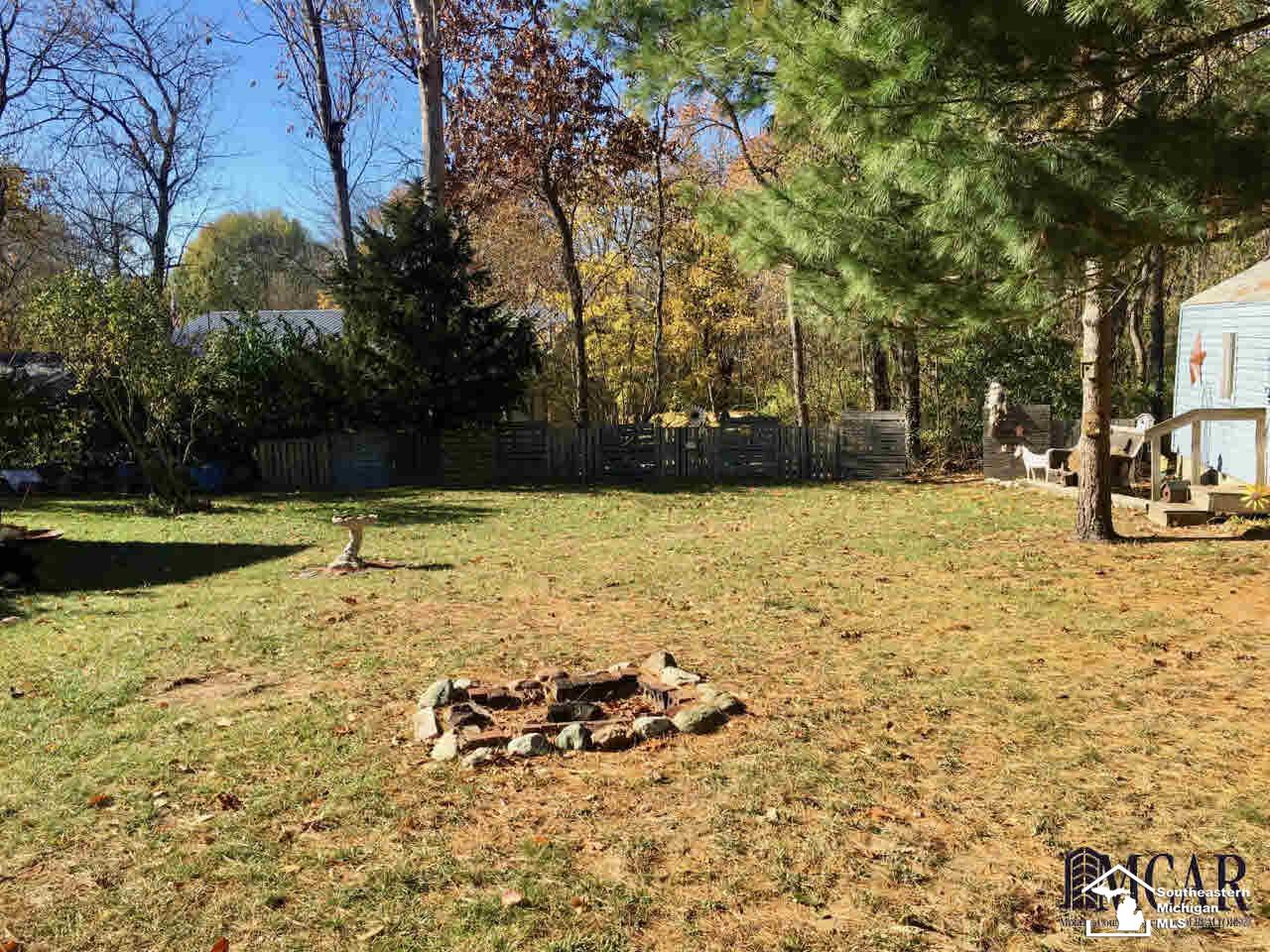 9023 Oakridge Road Temperance, MI 48182 - Photo 9 of 45 21396735-8.JPG